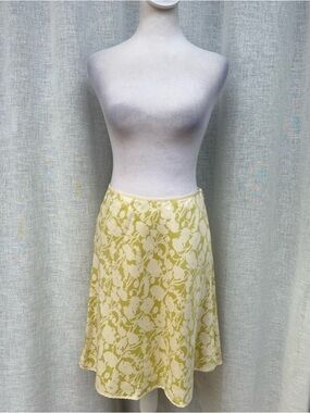 Ann Taylor petites white lime green floral knee length bias skirt